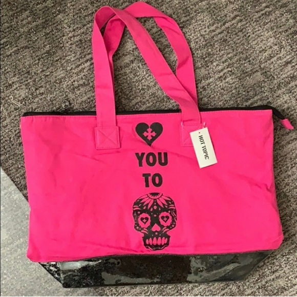 Hot Topic Handbags - Hot Topic Black Heart Skull Tote Bag NWT